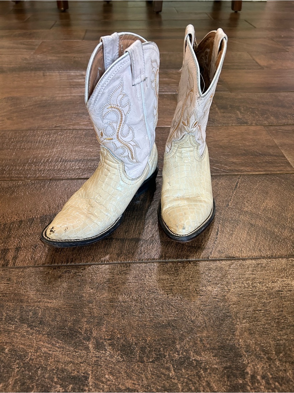 Girls White Skip Toe Jar Boots